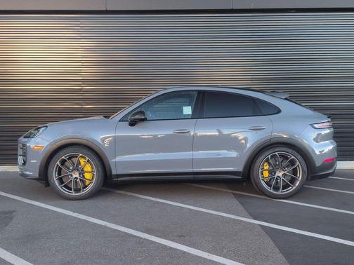 2025 Porsche Cayenne Turbo GT