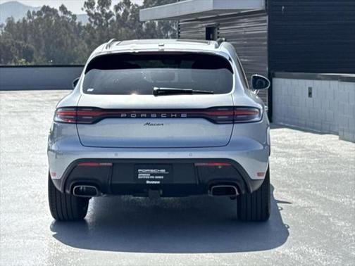 2025 Porsche Macan Base