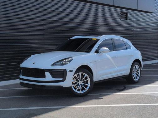 2022 Porsche Macan 