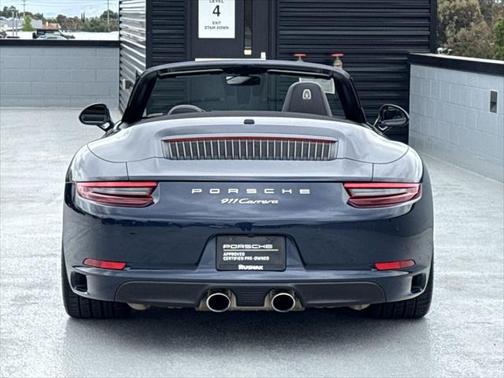 2018 Porsche 911 Carrera