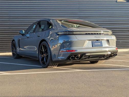 2026 Porsche Panamera 