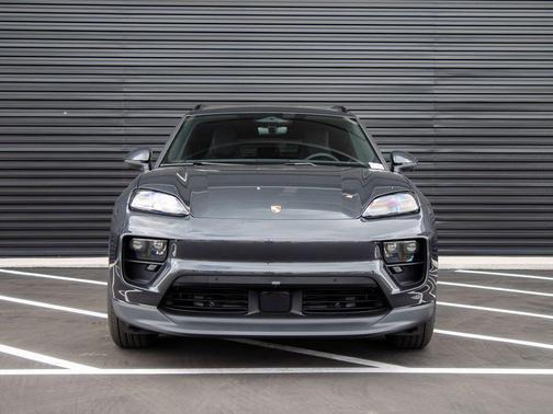Volcano Grey Metallic 2026 Porsche Macan Macan Electric