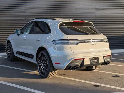 2026 Porsche Macan 