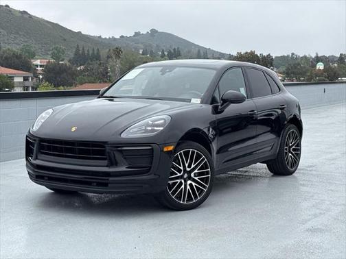 2022 Porsche Macan Base