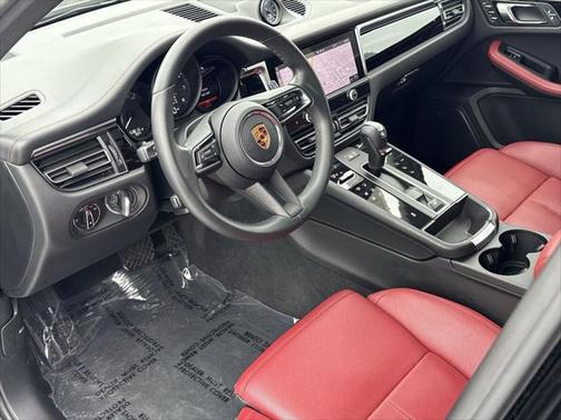 2022 Porsche Macan Base