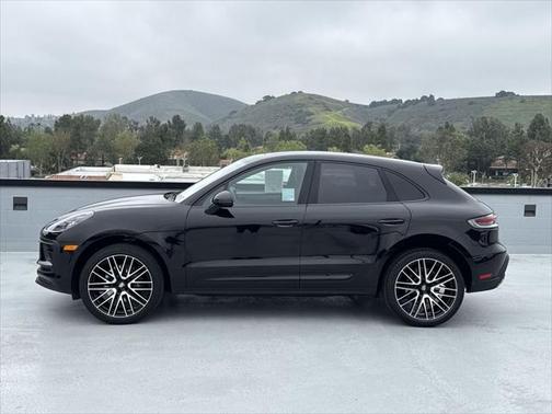 2022 Porsche Macan Base