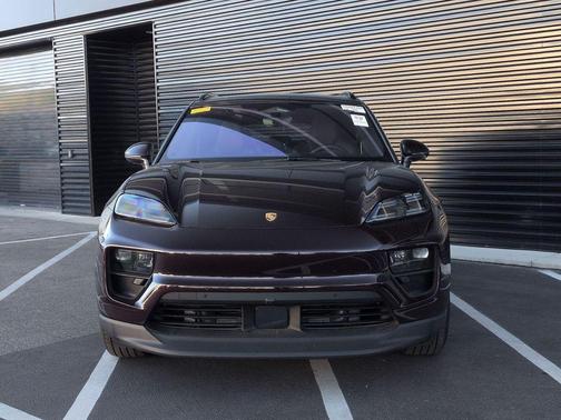 2025 Porsche Macan 4