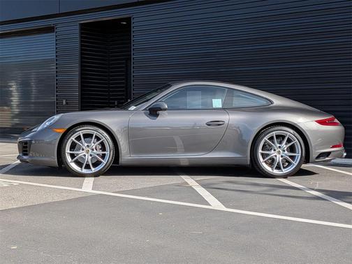 2019 Porsche 911 Carrera