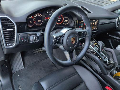 2022 Porsche Cayenne Platinum Edition