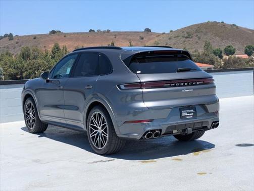 2025 Porsche Cayenne Base