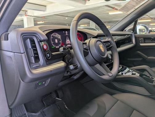 2025 Porsche Cayenne Base