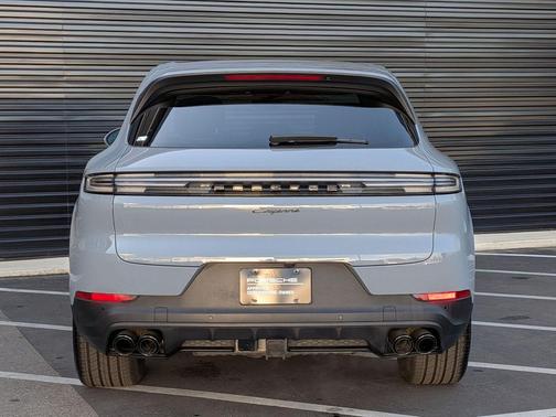 Arctic Grey 2026 Porsche Cayenne Cayenne