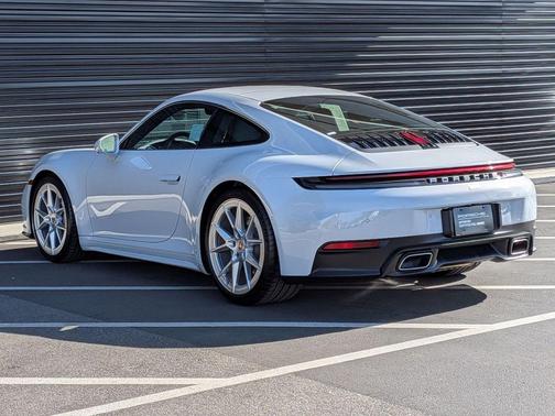 2025 Porsche 911 Carrera