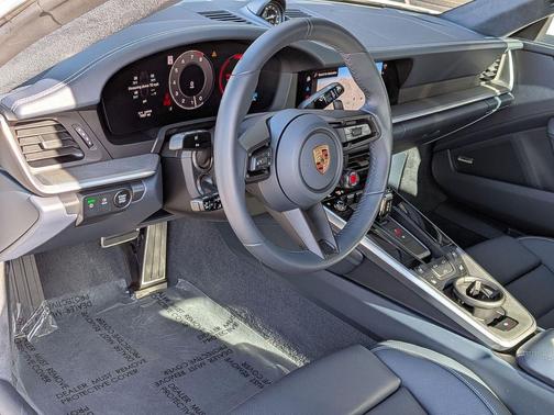 2025 Porsche 911 Carrera