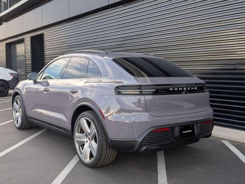 2026 Porsche Macan Macan Electric