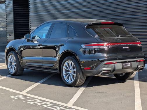 2023 Porsche Macan T