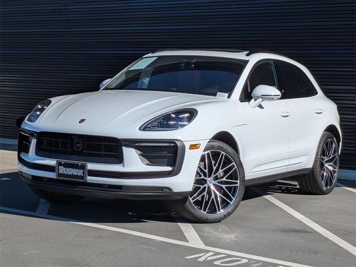 2026 Porsche Macan 