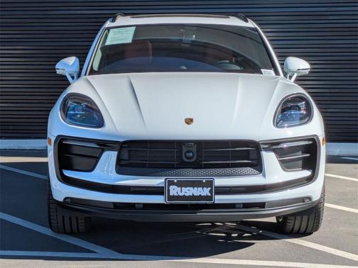 2026 Porsche Macan 