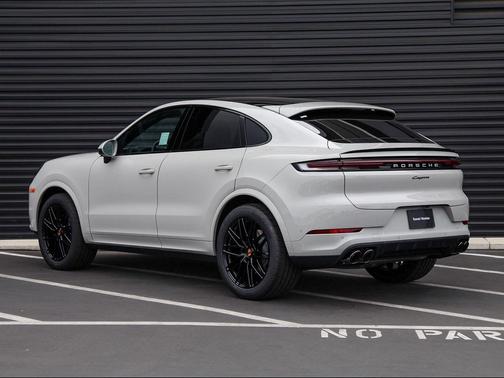 Chalk 2026 Porsche Cayenne Cayenne