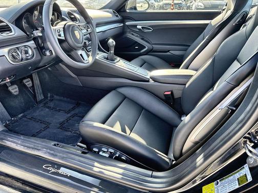 2025 Porsche 718 Cayman Style Edition