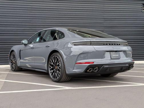 2026 Porsche Panamera 4 E-Hybrid