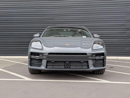 2026 Porsche Panamera 4 E-Hybrid