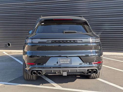 Chromite Black Metallic 2025 Porsche Cayenne Cayenne E-Hybrid