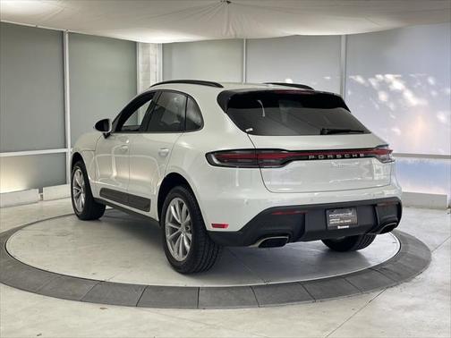 2024 Porsche Macan Base (PDK)