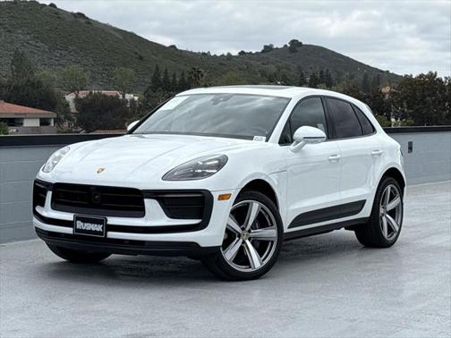 2025 Porsche Macan Base