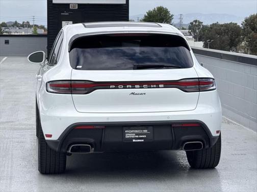 2025 Porsche Macan Base