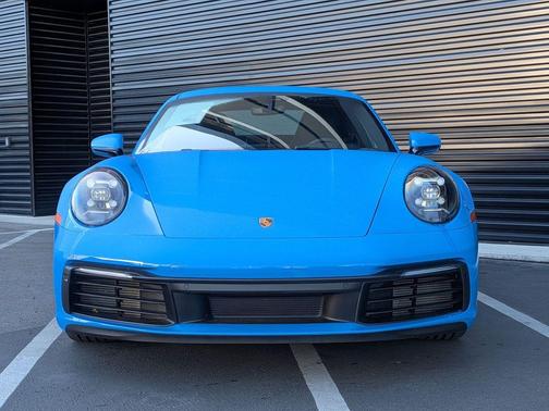 2022 Porsche 911 Carrera