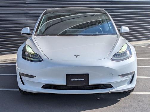 2022 Tesla Model 3 Standard Range