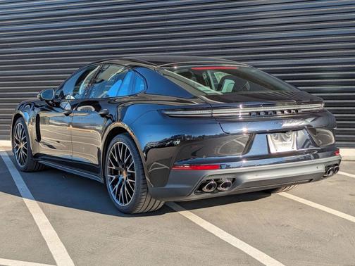 2026 Porsche Panamera 