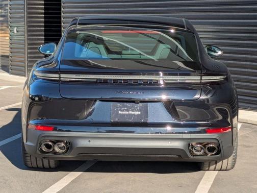Jet Black Metallic 2026 Porsche Panamera