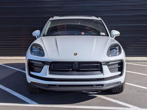 2025 Porsche Macan Macan