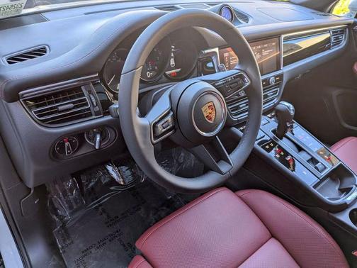 2025 Porsche Macan Macan