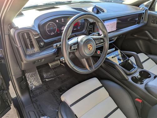 2024 Porsche Cayenne Turbo GT
