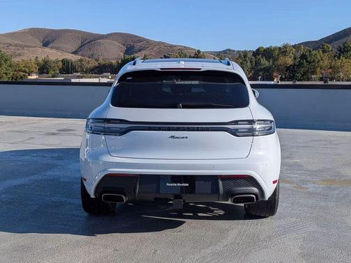 2026 Porsche Macan Macan