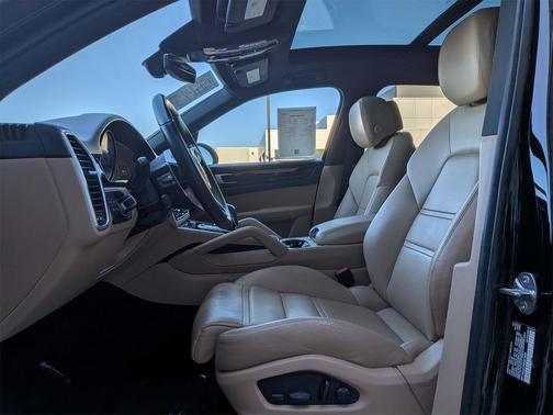 2022 Porsche Cayenne Cayenne