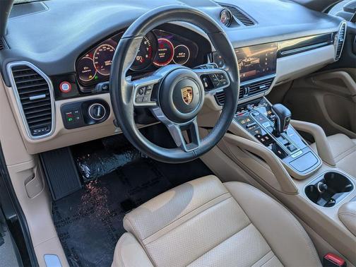 2022 Porsche Cayenne Cayenne