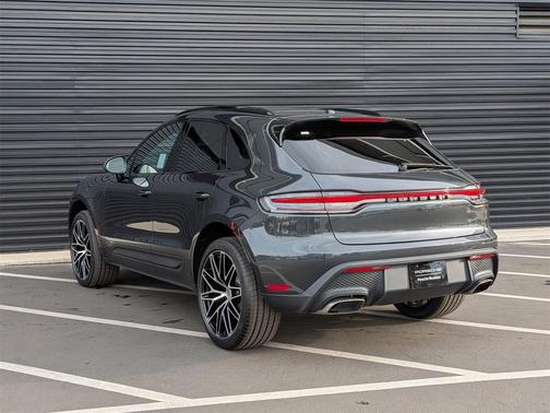 2026 Porsche Macan 