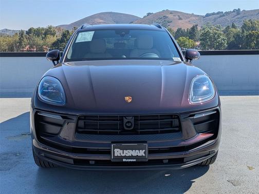 2025 Porsche Macan Base