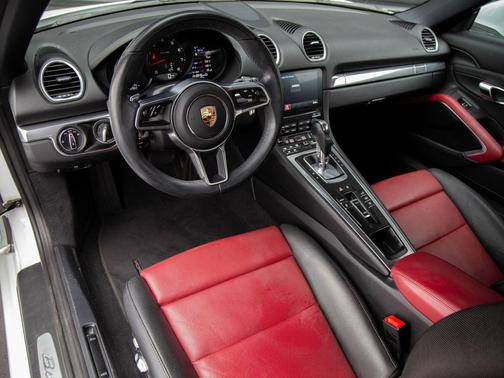 2023 Porsche 718 Boxster T