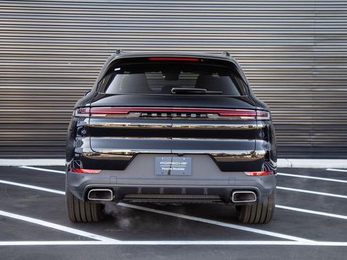 Chromite Black Metallic 2026 Porsche Cayenne Cayenne