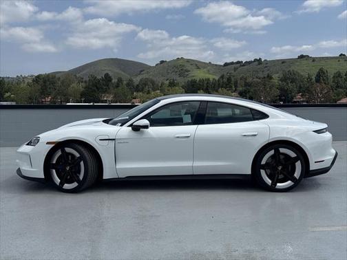 2025 Porsche Taycan 4