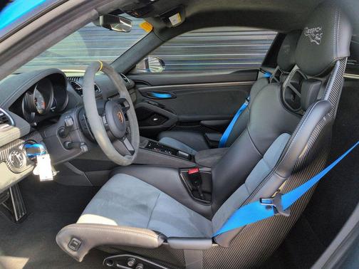 2024 Porsche 718 Cayman GT4 RS