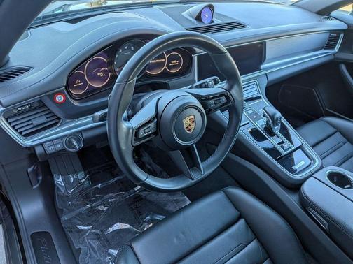 2023 Porsche Panamera Platinum Edition