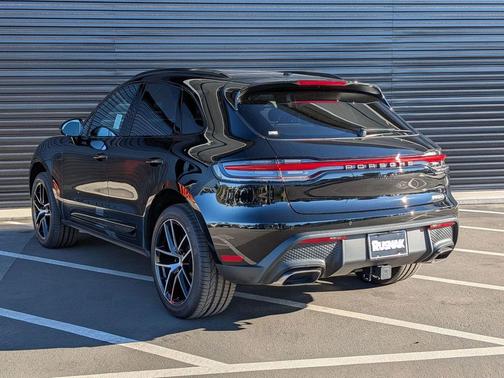 2025 Porsche Macan Base