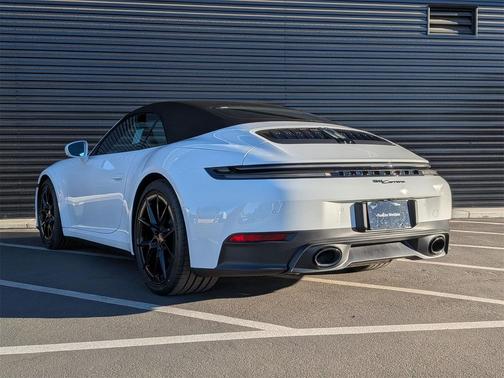 2026 Porsche 911 Carrera