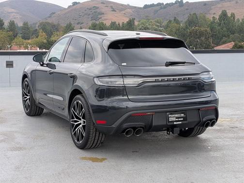 2025 Porsche Macan 